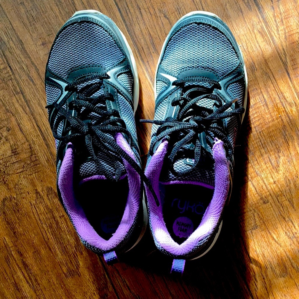 Ryka Women Memory Form walking Shoe Size 6